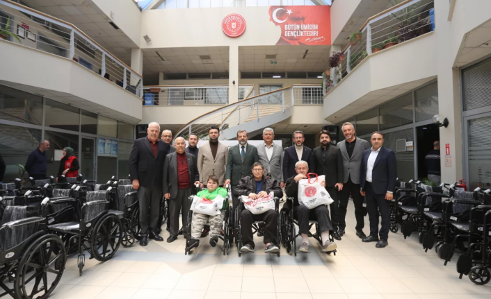 Uludağ OSB,  50 adet tekerlekli sandalyeyi Gürsu Belediyesi'ne hibe etti.