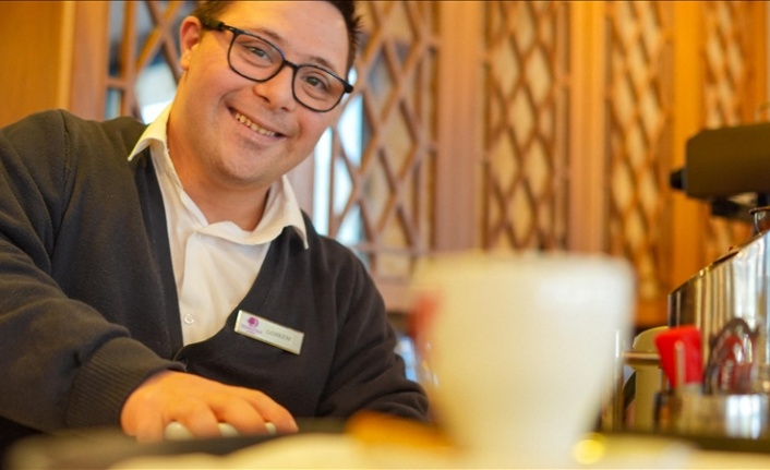 İş hayatına katılan down sendromlu gençten kapsayıcı istihdama örnek