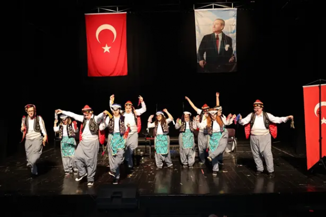 Nilüfer’de Engelliler Haftası ‘Bizim Ev’in yıl sonu gösterisiyle tamamlandı