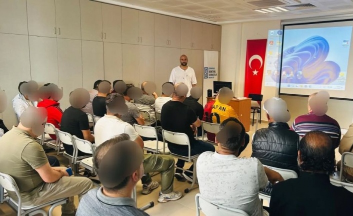Paralimpik Milli Sporcu Berk Kamanlı'dan yükümlülere yönelik seminer