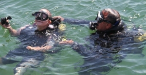 Down sendromlu milli yüzücü sporcular Beyşehir Gölü’ne dalış yaptı
