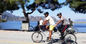 Görme engelli bisikletçiler Ortaca'da kampta buluştu