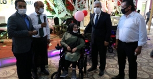 Gurbetçi hayırseverler destekledi 77 engelliye akülü ve tekerlekli sandalye alındı