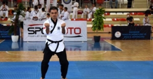 İşitme Engelliler Tekvando Poomsae Türkiye Şampiyonası Eskişehir'de başladı