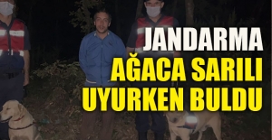 Ormanda kaybolan zihinsel engelli vatandaş ağaca sarılı şekilde uyurken bulundu