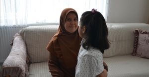 Annesini doğumda kaybeden Meryem, koruyucu ailesinin "en özel" çocuğu oldu