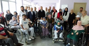 İhtiyaç sahibi engelliler bayram öncesinde sandalyelerine kavuştu