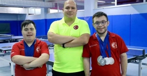 Masa tenisinin iki kahramanı, Dünya Şampiyonası'na hazırlanıyor