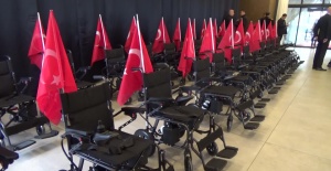 İhtiyaç sahibi engelli bireylere 30 akülü sandalye teslim edildi