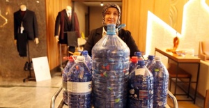 Otelde kullanılan pet şişelerin kapakları engellilere tekerlekli sandalye oluyor