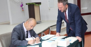 Siirt'te zihinsel engelli Aslan Çevik şiir kitabı yazdı