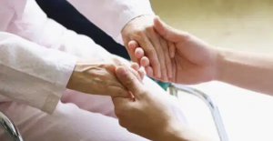 Aylin Nazlıaka'dan Evde Bakım Yönetmeliği'nde yapılan değişikliğe tepki