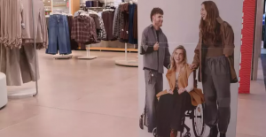 Engelli bireyler için tasarlanan giyim koleksiyonu tanıtıldı