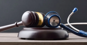 Hekim hastanın kararına saygı gösterdi, 77 milyonluk tazminatla karşılaştı