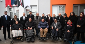 Bakan Göktaş Erzurum’da açılan engelli aktif yaşam merkezini ziyaret etti