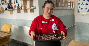 Bi Tebessüm Down Kafe Örnek Oluyor; Önyargılar Kapanıyor, Kapılar Açılıyor