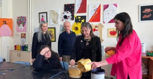 Engelli Bakım Dairesi Başkanı Demet Hendek Erdoğan, Bolu’da Aile ve Sosyal Hizmetler kurumlarını ziyaret etti