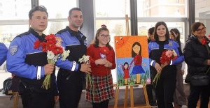 Engelli çocuklardan "Şiddete karşı sevgi" sergisi