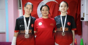 İşitme engelli kardeşlerin hedefi tekvandoda milli formayı giymek