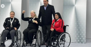 Bursalı dünya rekoru sahibi paralimpik milli sporcu Aysel Özgan altın madalya aldı