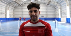 Görme engelli milli sporcu Murat Yılmaz, olimpiyat hayaliyle mücadele ediyor