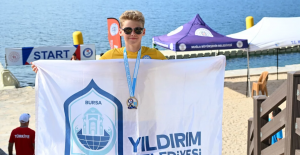 Yıldırımlı yüzücülere milli gurur!
