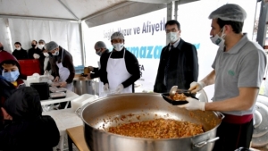 Osmangazi'de günlük 2 bin 500 kişiye sıcak iftar yemeği