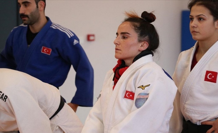 Dünya ve Avrupa şampiyonu görme engelli judocu Döndü Yeşilyurt'un hedefi olimpiyat