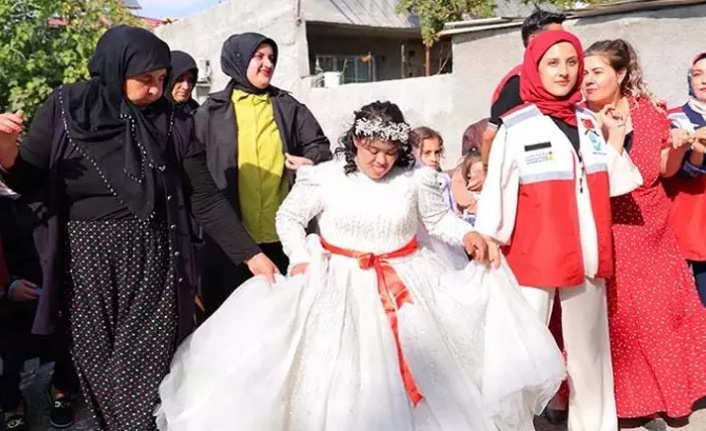 Babası vasiyet etmişti! Down sendromlu genç kızın düğün hayali böyle gerçek oldu