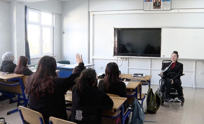 Kas erimesi hastası öğretmenin "yolculuğu" özel gereksinimli çocuklara ışık oluyor